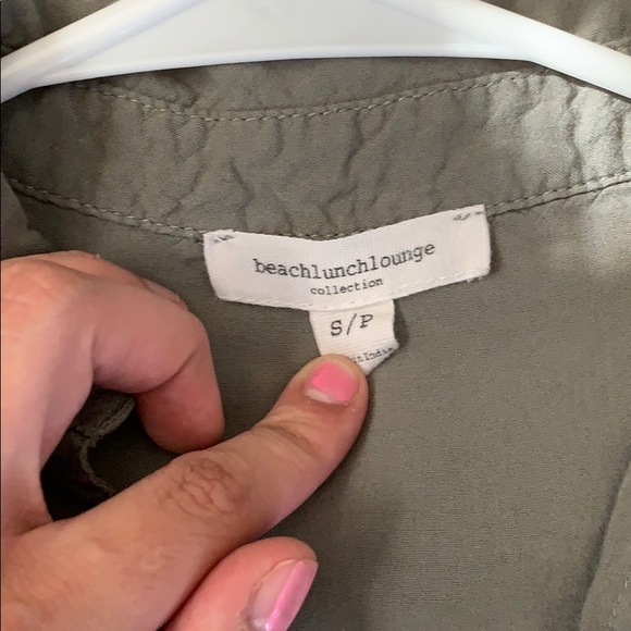 Green button down - Picture 3 of 3